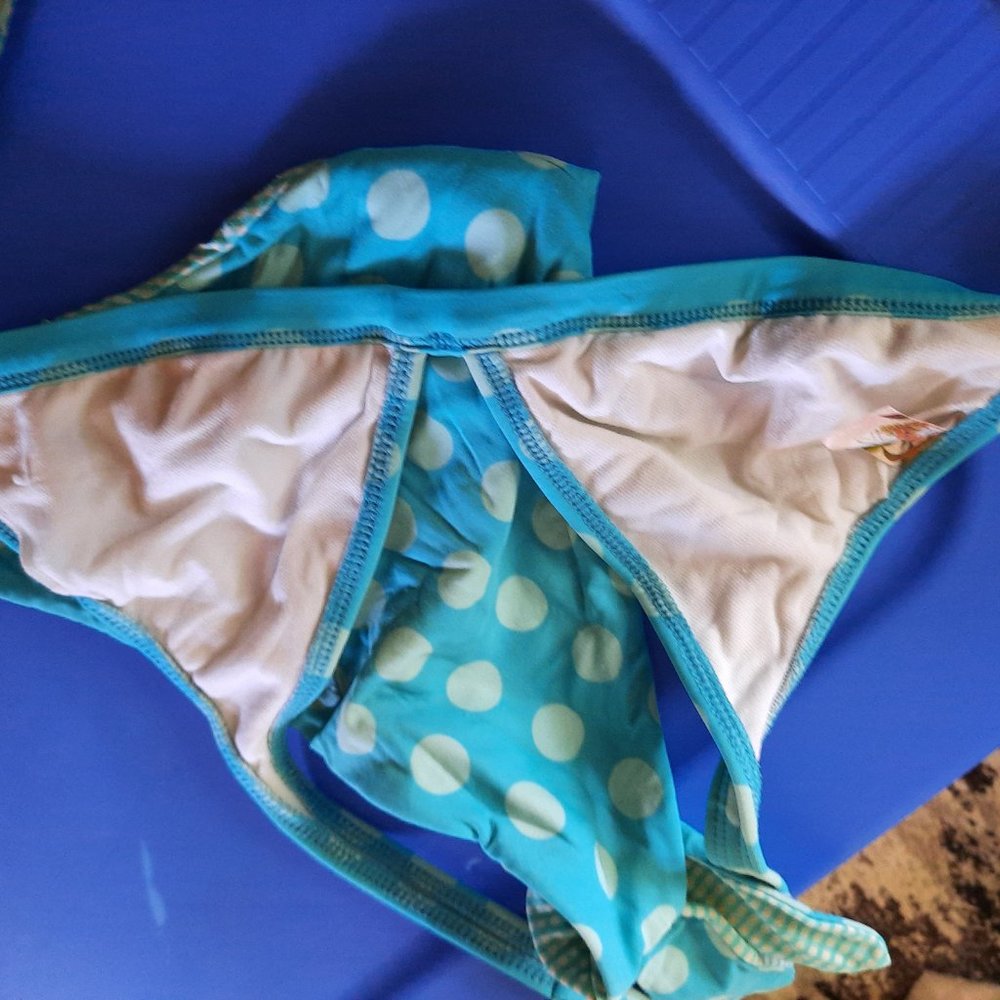 Roxy bikini no size tag 5 or 6 ? / bundle requirement - Picture 7 of 7